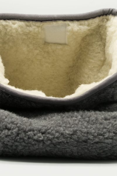 Voetenzak van puur schapenwol. Texelse Schapenboet. Schapenboet op Texel