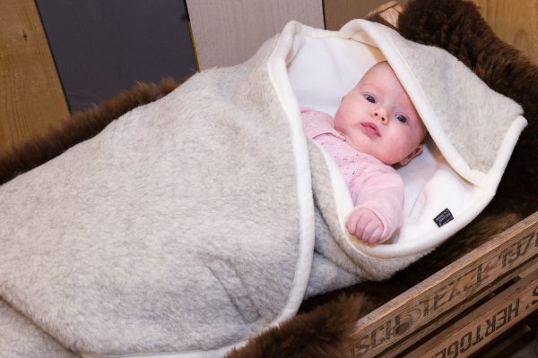 Wollen omslagdoek baby grijs