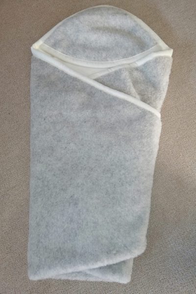 Wolwitte schapenwollen baby omslagdoek licht grijs Texelse Schapenboet