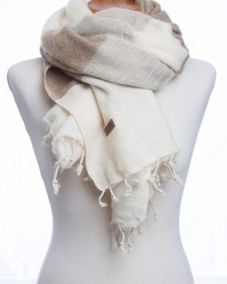 Sjaal sand stripe Puur Nepal Texelse Schapenboet
