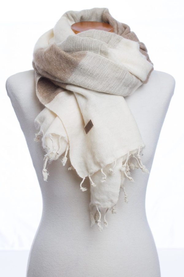 Sjaal sand stripe Puur Nepal Texelse Schapenboet