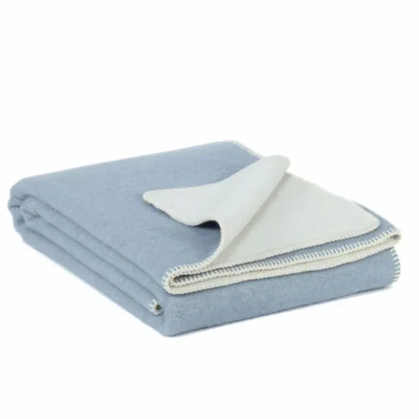 Deken Blue Fog    Licht blauw /wolwit 100% wol