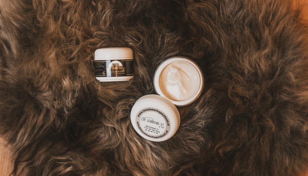Potjes met lanoline crème