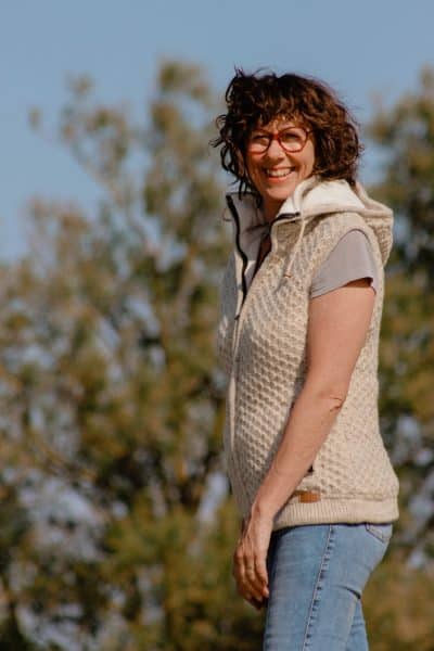 Bodywarmer-gerstekorrel-ecru-Texelse-Schapenboet-100 procent-wol-Schapenboet-op-Texel-