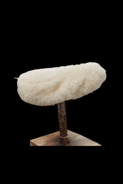 Zadeldekje van schapenvacht